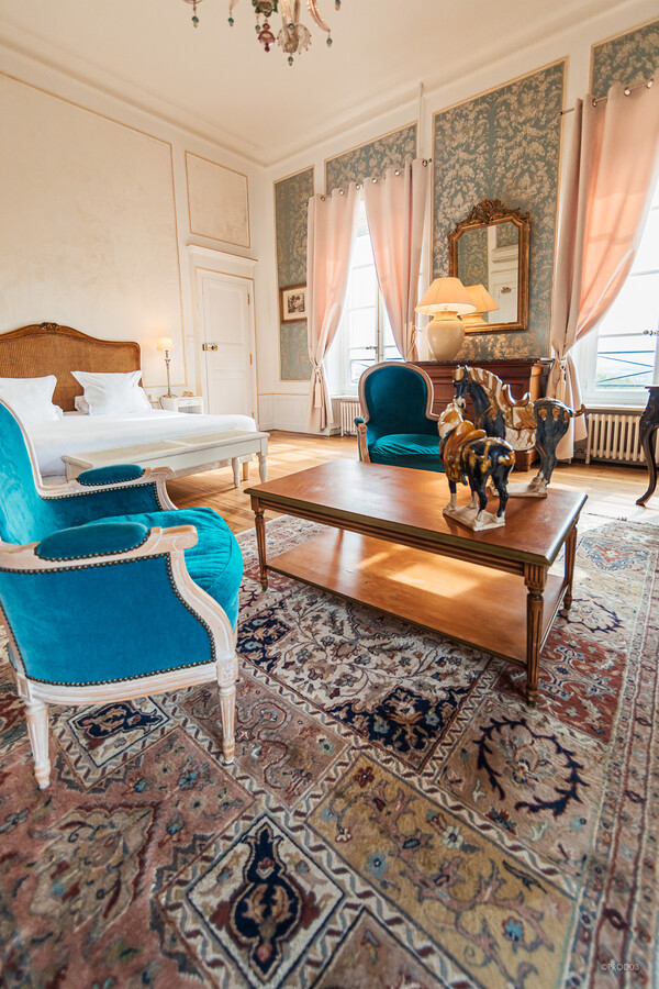 Chambre de luxe à la décoration traditionnelle, hébergement foret de Tronçais, Château d'Ygrande